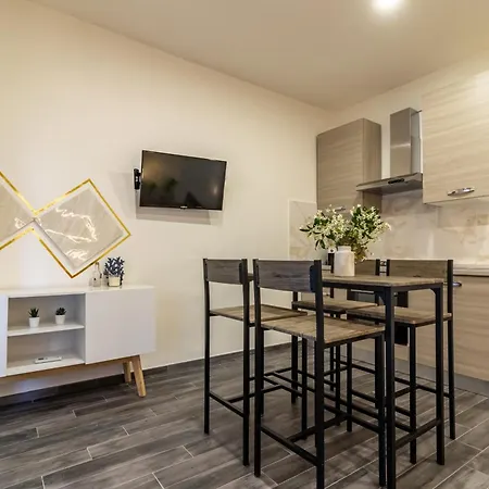 View Holidays Апартаменты Специя