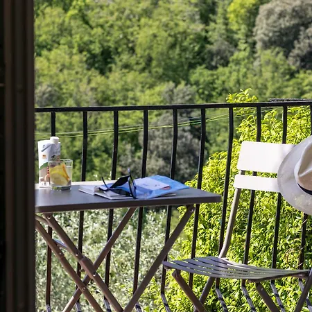 View Holidays Апартаменти *